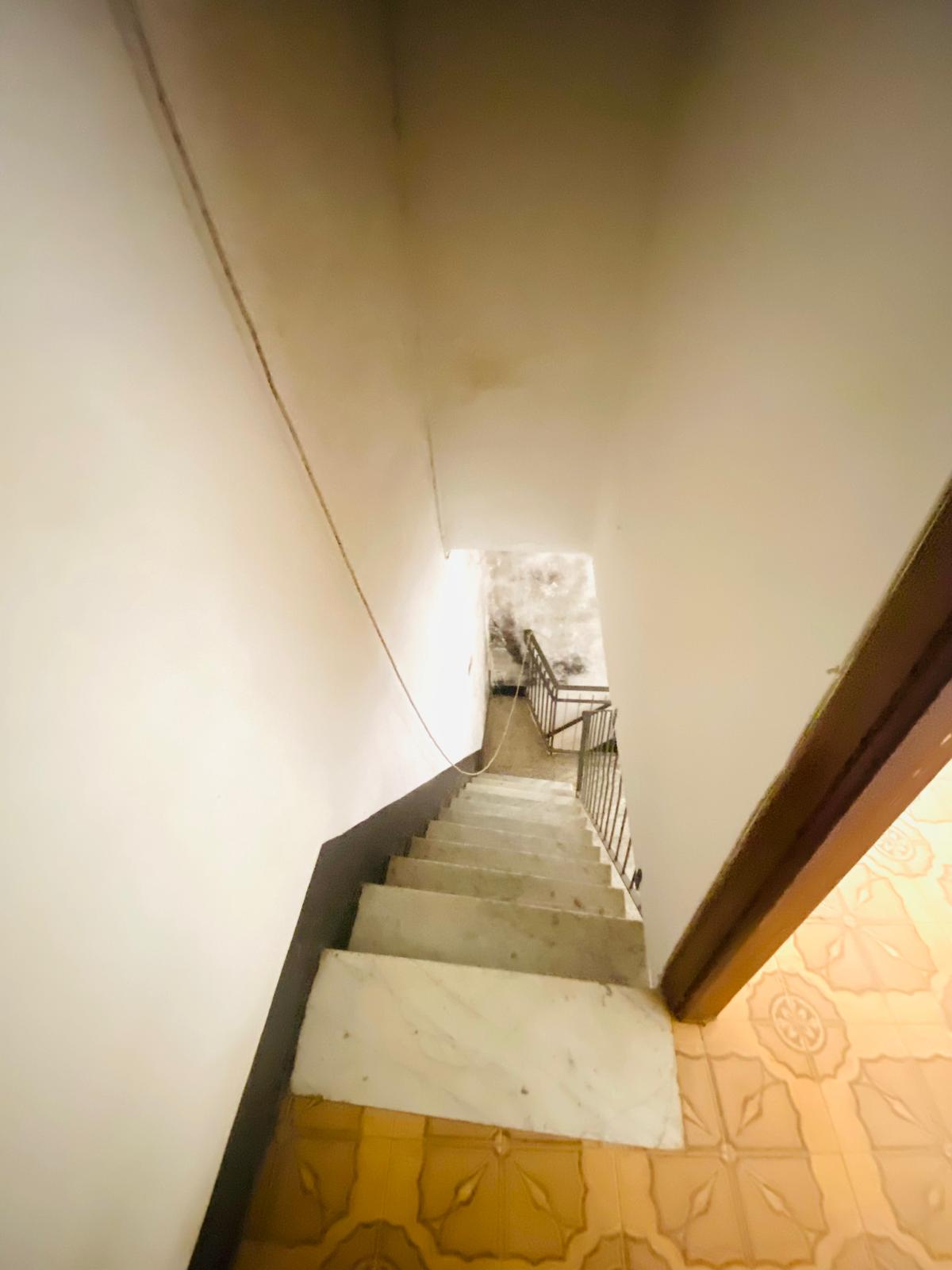 Terratetto su tre livelli da ristrutturare – Bastremoli