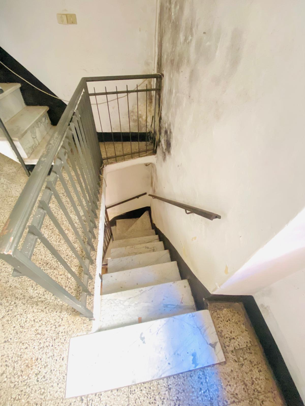 Terratetto su tre livelli da ristrutturare – Bastremoli