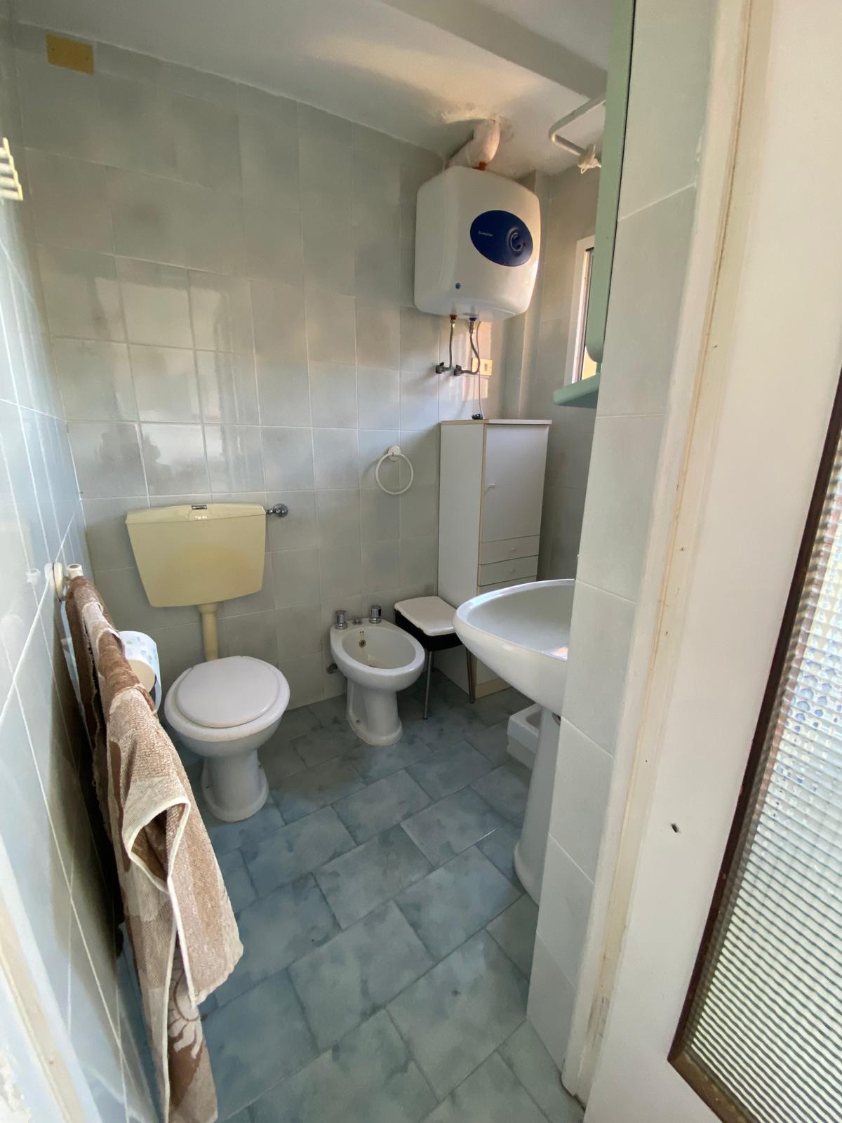 CASA NEL BORGO DI CARNEA – FACCIATA RIFATTA E AMBIENTI ABITABILI