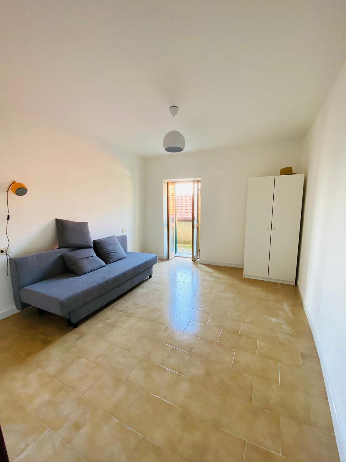 ABITAZIONE NEL BORGO DI CARNEA CON TERRAZZINO E VISTA SUI TETTI