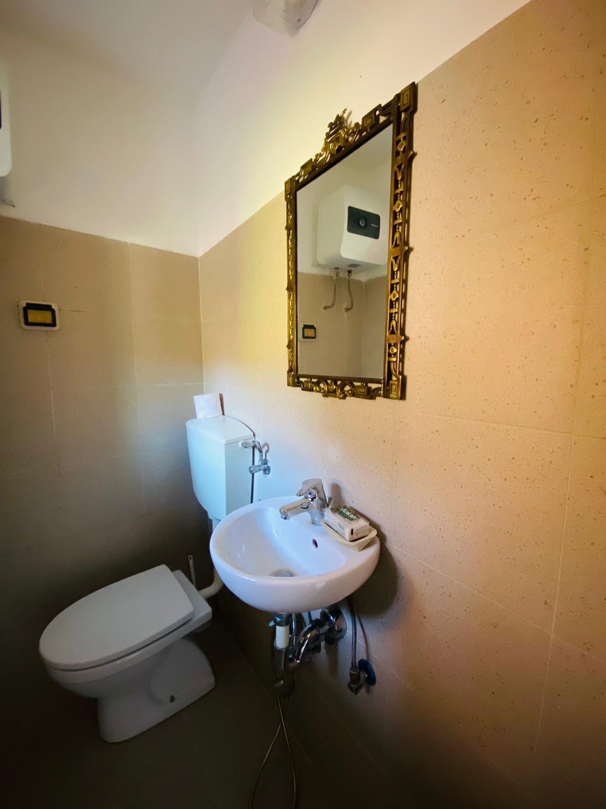 ABITAZIONE NEL BORGO DI CARNEA CON TERRAZZINO E VISTA SUI TETTI