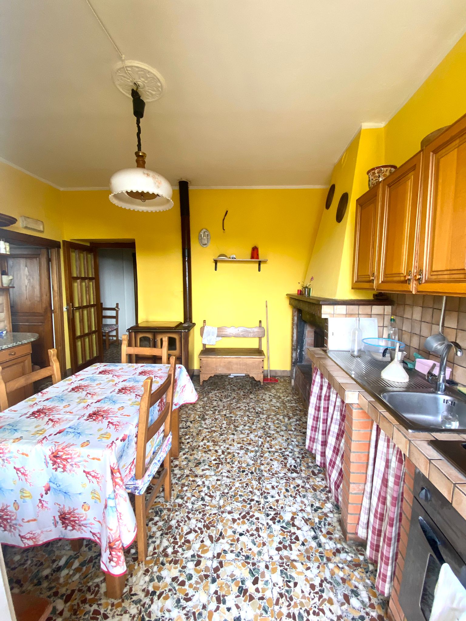 Indipendente con terreno, ulivi e vista mare – 15 min da Follo