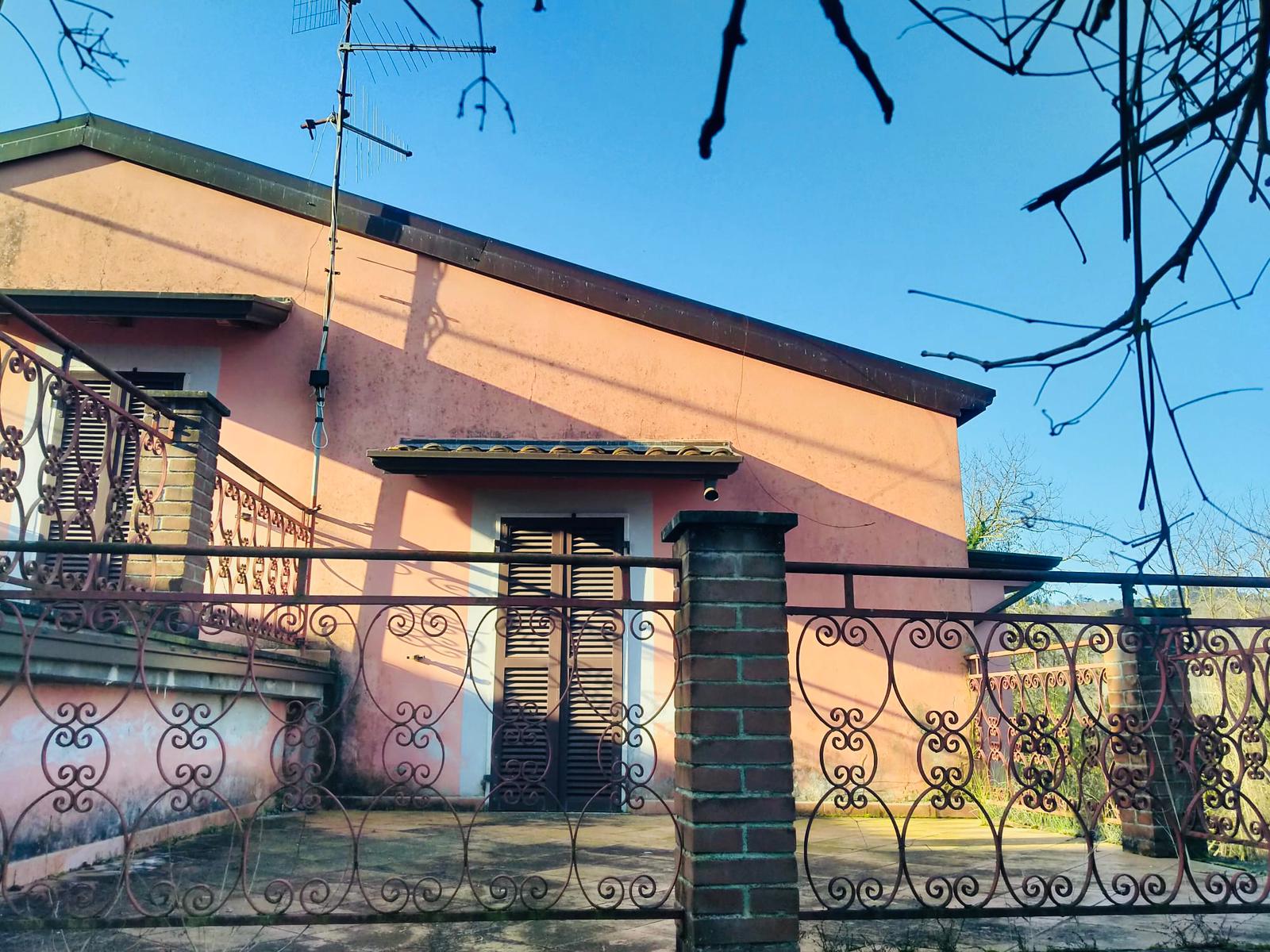 Casa indipendente con terrazze e giardino nel borgo di Pulica , Lunigiana – a 25 minuti dal mare