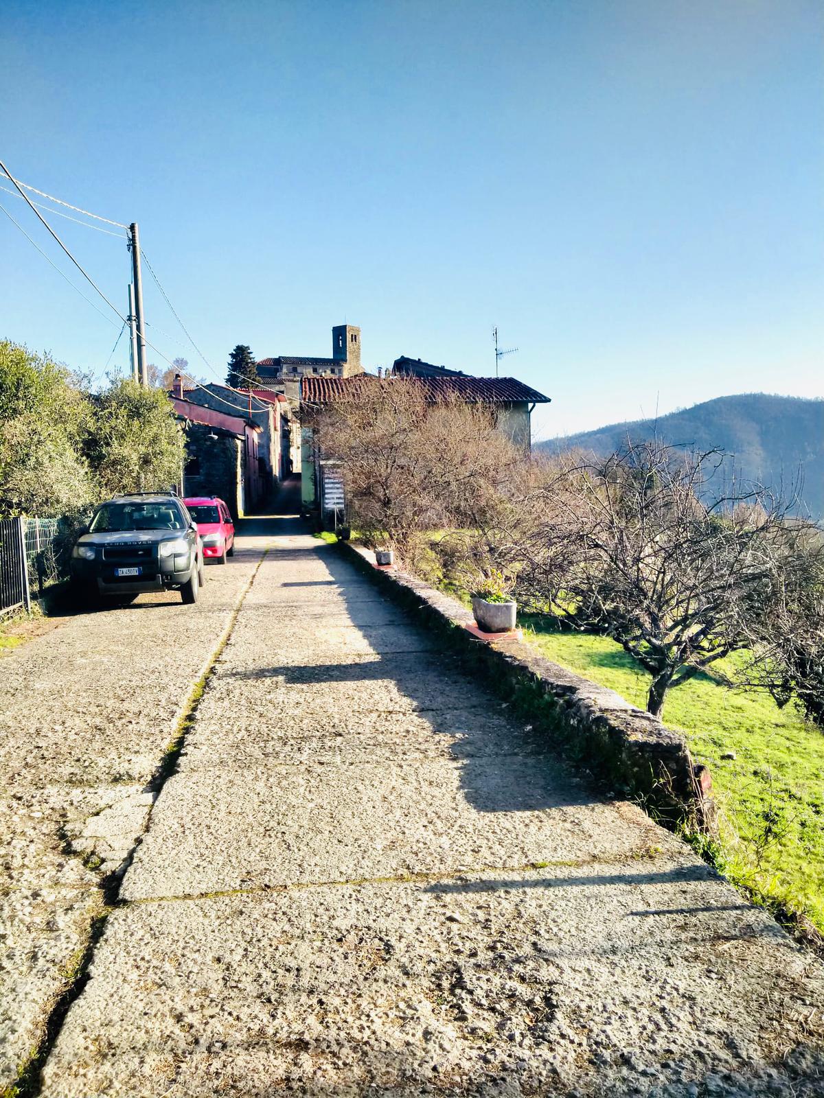 Casa indipendente con terrazze e giardino nel borgo di Pulica , Lunigiana – a 25 minuti dal mare