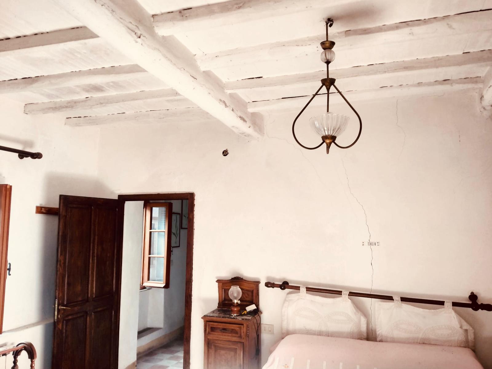 Casa indipendente con terrazze e giardino nel borgo di Pulica , Lunigiana – a 25 minuti dal mare