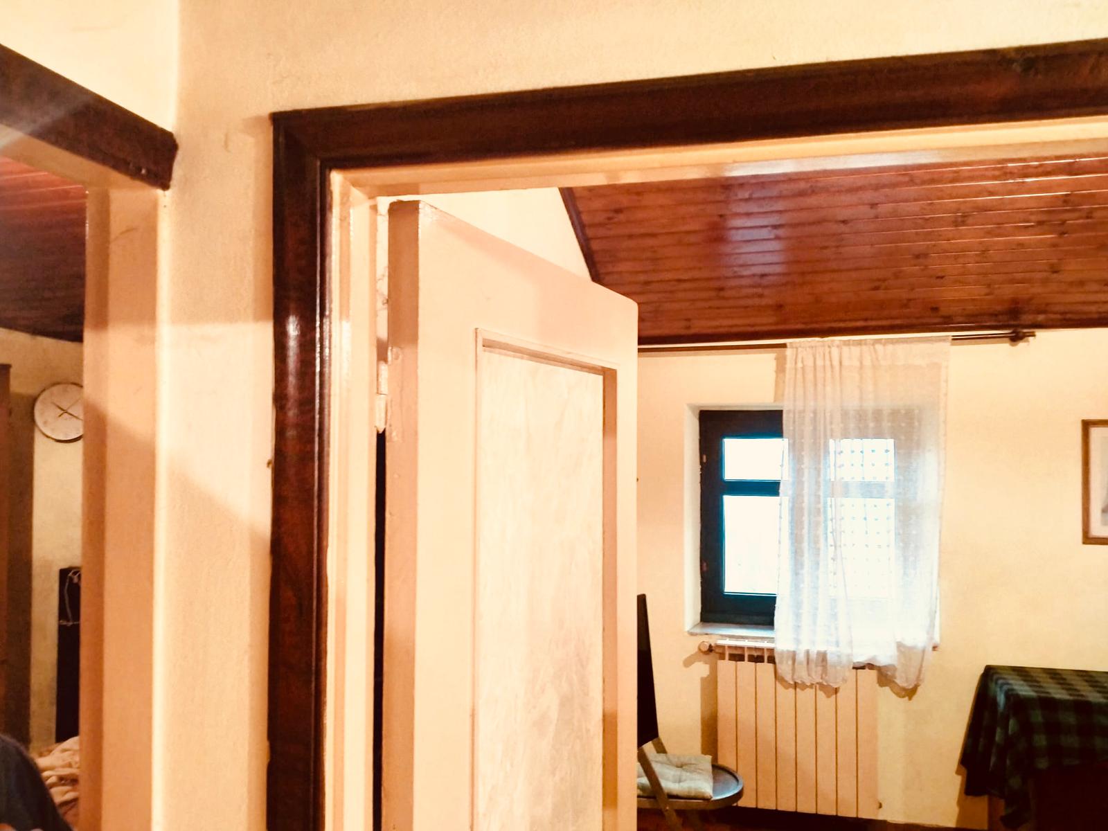 Affascinante casa di borgo con camino e vista sulle valli della Lunigiana